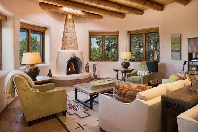 1233 N Summit Drive, Santa Fe, NM 87501