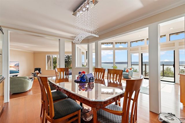1919 SW Cove Point Road, Burien, WA 98146