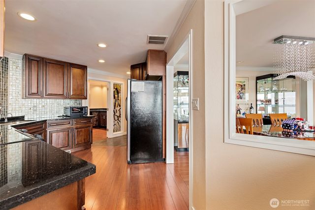 1919 SW Cove Point Road, Burien, WA 98146