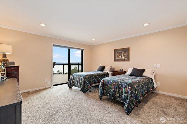 1919 SW Cove Point Road, Burien, WA 98146