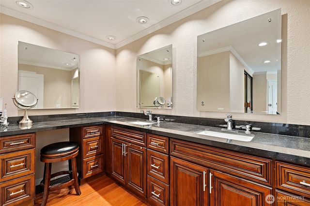 1919 SW Cove Point Road, Burien, WA 98146
