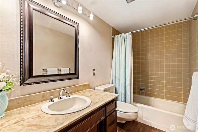 1919 SW Cove Point Road, Burien, WA 98146