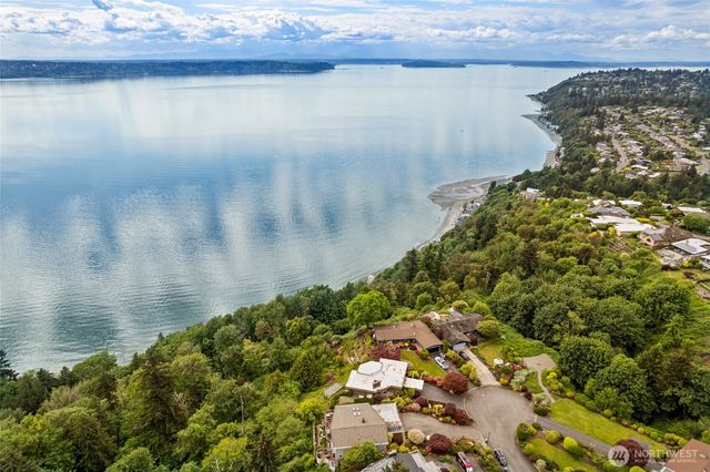 1919 SW Cove Point Road, Burien, WA 98146