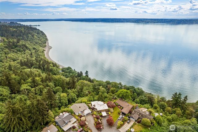 1919 SW Cove Point Road, Burien, WA 98146