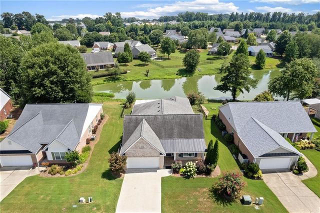 112 Clubhouse Drive, Jefferson, GA 30549