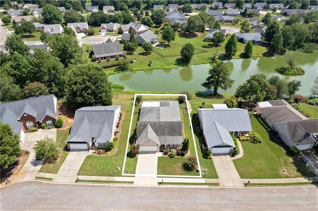 112 Clubhouse Drive, Jefferson, GA 30549