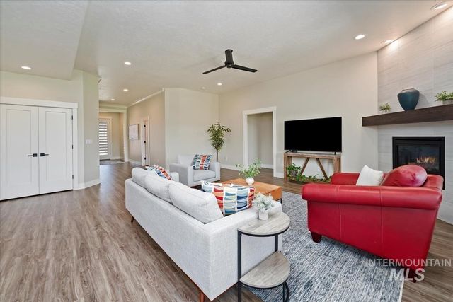 1199 W Ultar Dr, Nampa, ID 83686