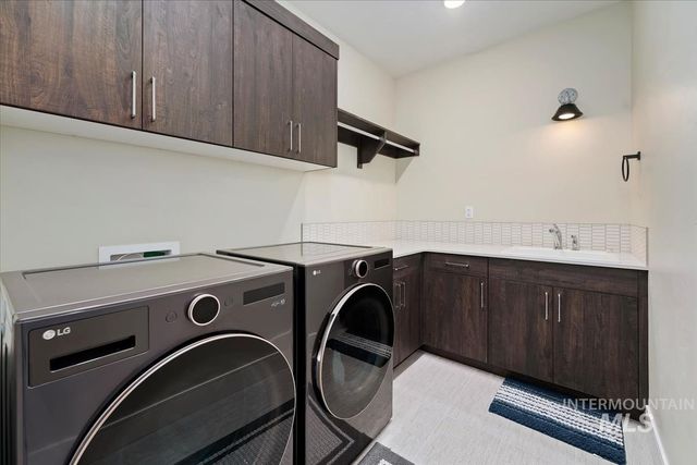 1199 W Ultar Dr, Nampa, ID 83686