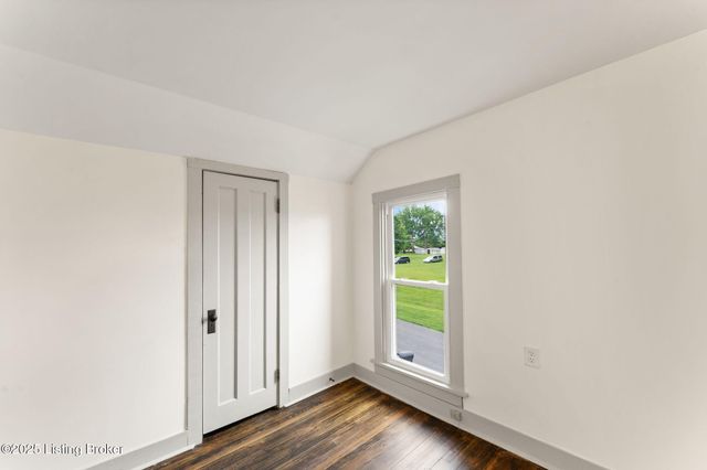 303 E Fourth St, Smiths Grove, KY 42171