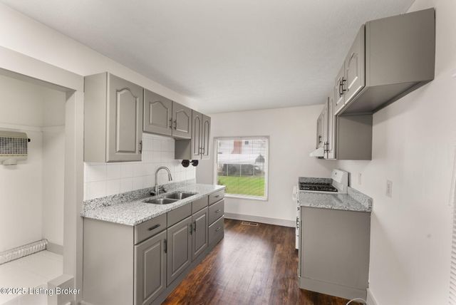 303 E Fourth St, Smiths Grove, KY 42171