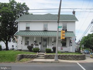 327 N 5TH ST, Perkasie, PA 18944