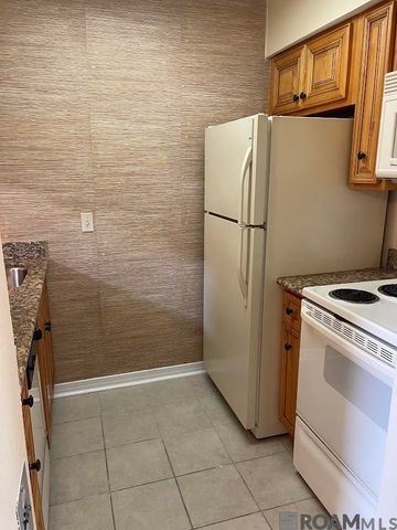 2201 Houma Blvd #306, Metairie, LA 70001