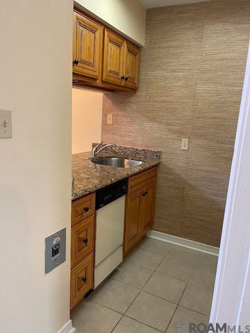 2201 Houma Blvd #306, Metairie, LA 70001