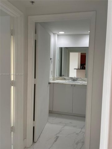 2775 NE 187th St 607, Aventura, FL 33180