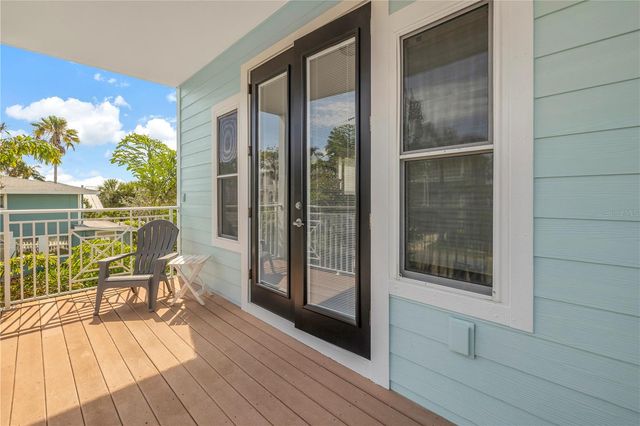 105 4TH STREET S, Bradenton Beach, FL 34217