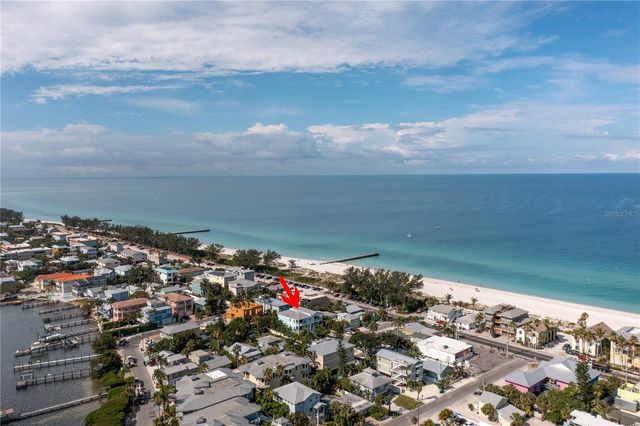 105 4TH STREET S, Bradenton Beach, FL 34217