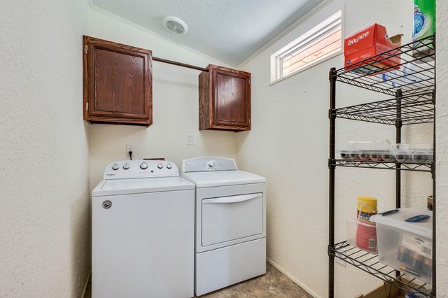 412 Leaning Oak Lane, Somerville, TX 77879