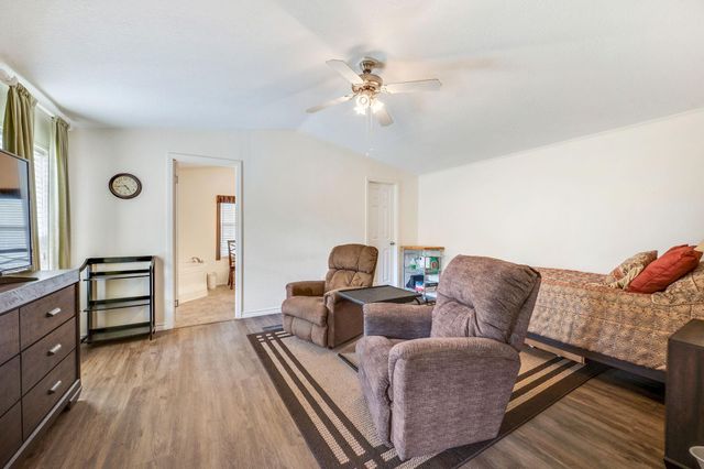 412 Leaning Oak Lane, Somerville, TX 77879