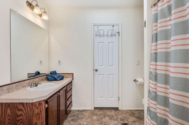 412 Leaning Oak Lane, Somerville, TX 77879