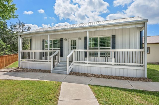 412 Leaning Oak Lane, Somerville, TX 77879