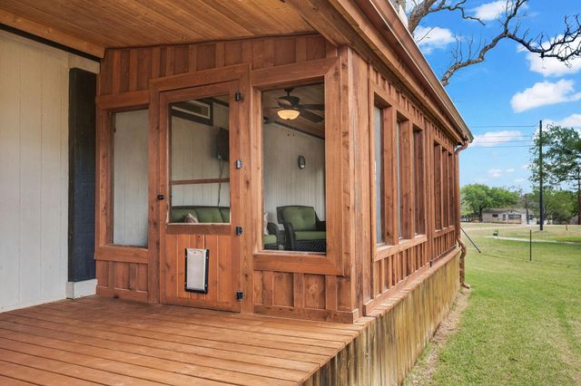 412 Leaning Oak Lane, Somerville, TX 77879