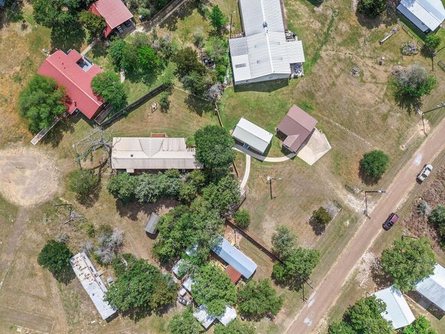 412 Leaning Oak Lane, Somerville, TX 77879