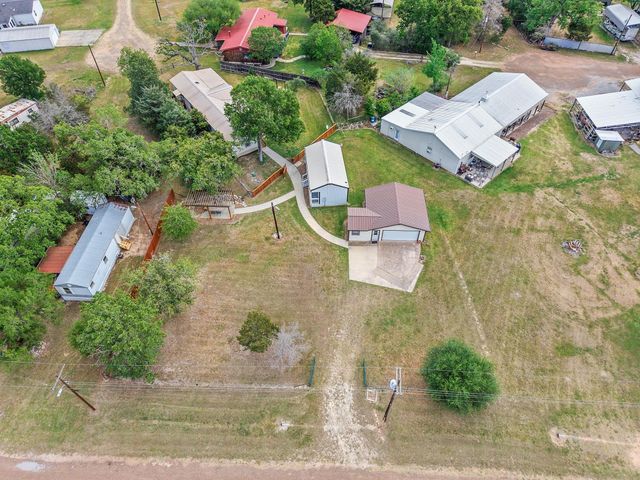 412 Leaning Oak Lane, Somerville, TX 77879
