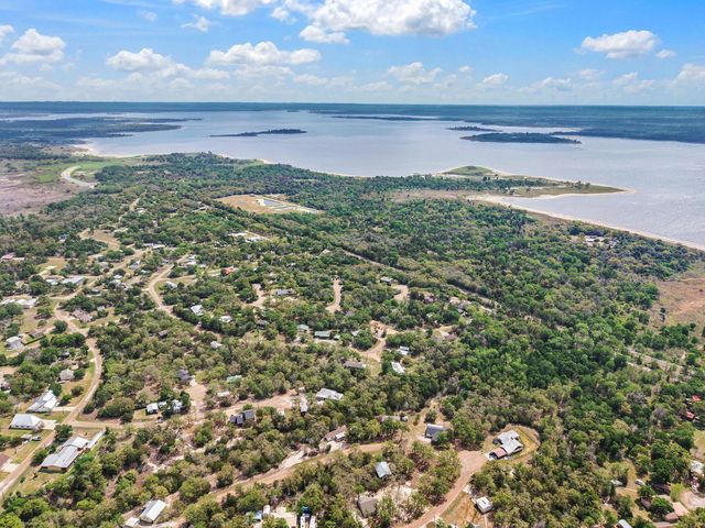 412 Leaning Oak Lane, Somerville, TX 77879