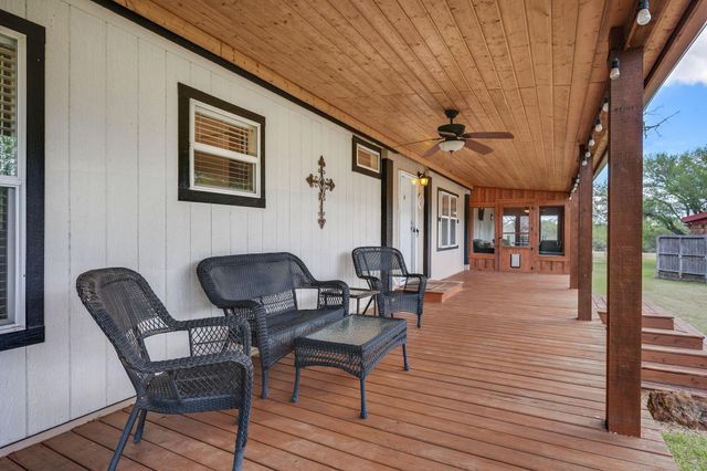 412 Leaning Oak Lane, Somerville, TX 77879