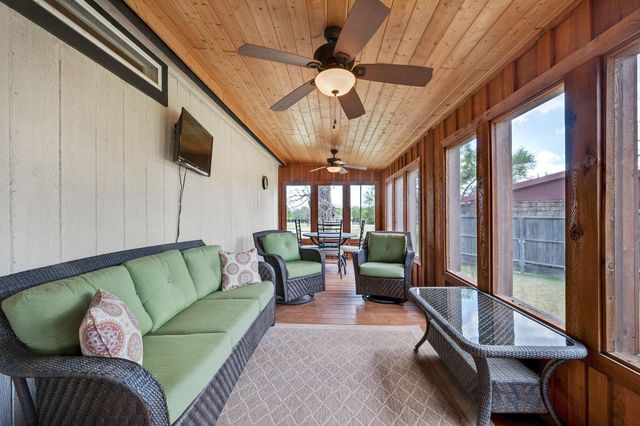 412 Leaning Oak Lane, Somerville, TX 77879