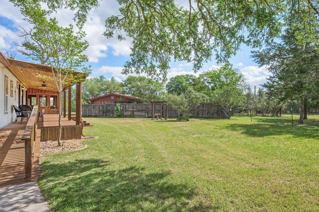 412 Leaning Oak Lane, Somerville, TX 77879