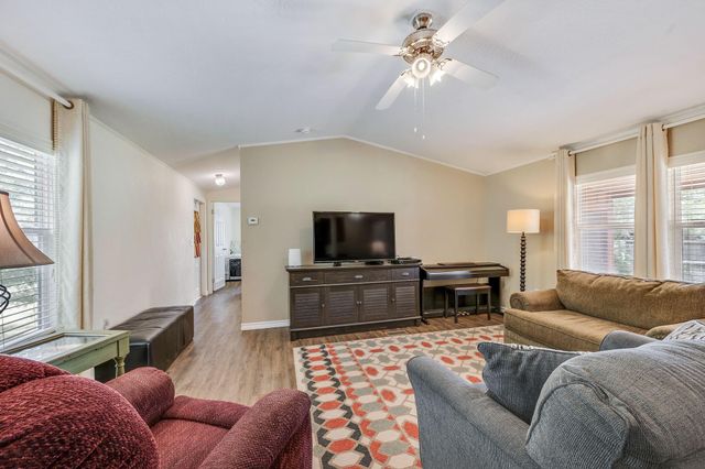 412 Leaning Oak Lane, Somerville, TX 77879