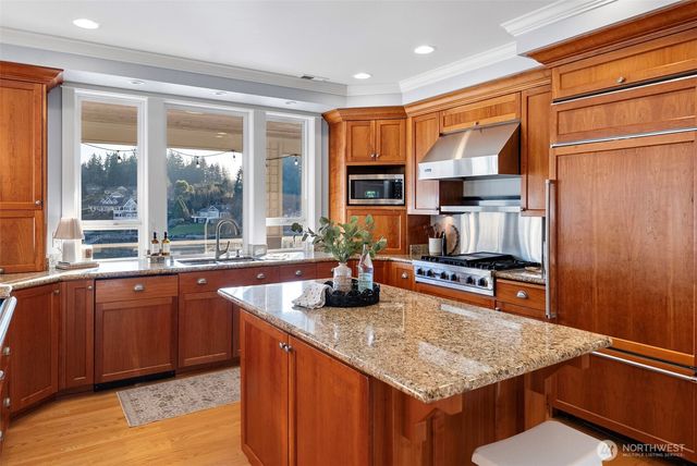 283 Shorewood Ct, Fox Island, WA 98333