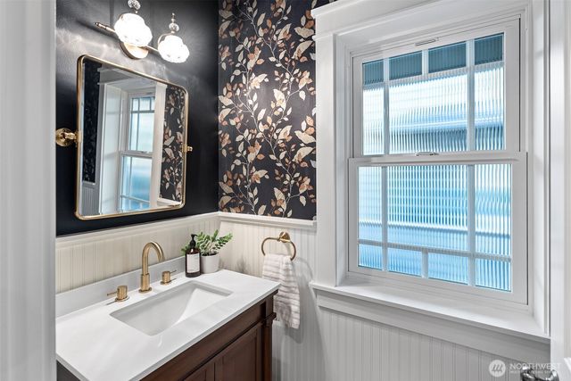 283 Shorewood Ct, Fox Island, WA 98333