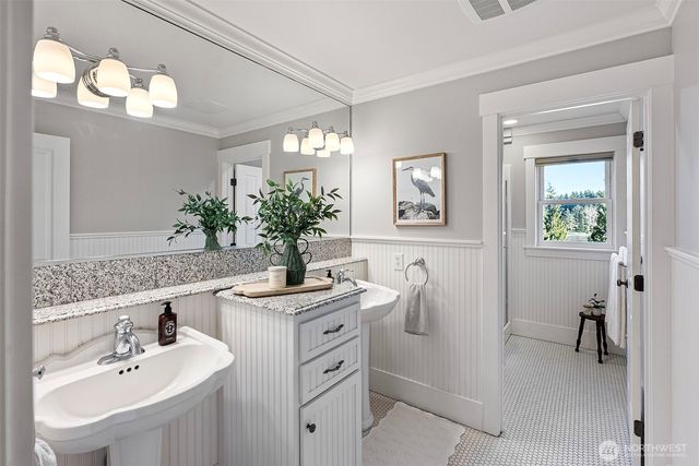 283 Shorewood Ct, Fox Island, WA 98333