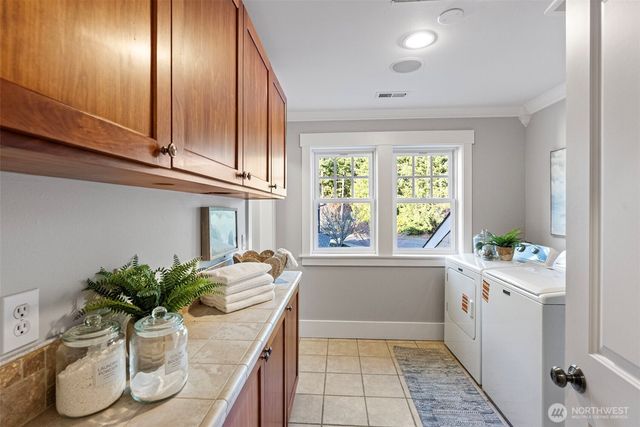 283 Shorewood Ct, Fox Island, WA 98333