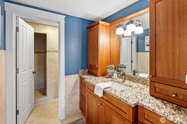 283 Shorewood Ct, Fox Island, WA 98333