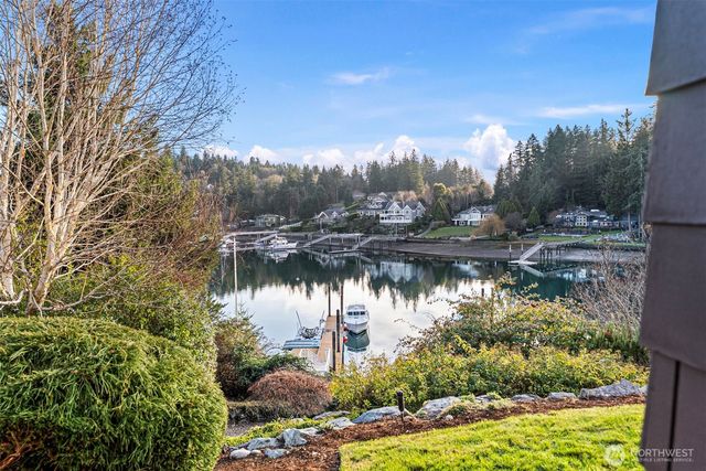 283 Shorewood Ct, Fox Island, WA 98333