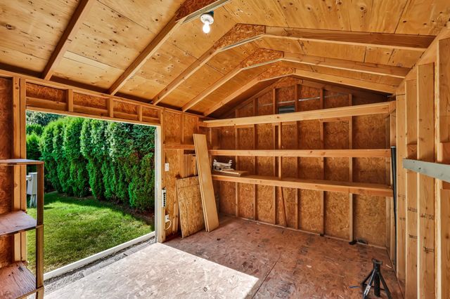 208 S Neyland Rd, Liberty Lake, WA 99019