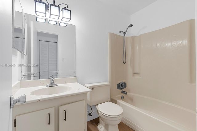 6061 Shakerwood Cir 206, Tamarac, FL 33319