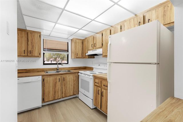 6061 Shakerwood Cir 206, Tamarac, FL 33319