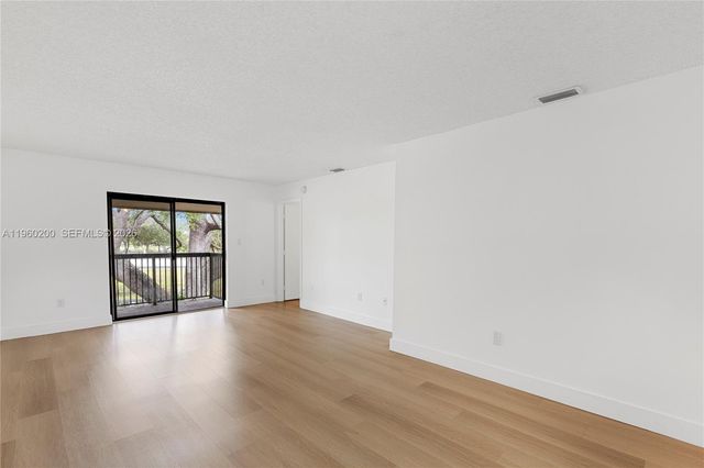 6061 Shakerwood Cir 206, Tamarac, FL 33319