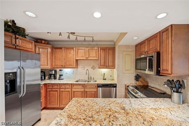 3443 Gulf Shore BLVD N 808, Naples, FL 34103