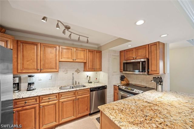 3443 Gulf Shore BLVD N 808, Naples, FL 34103