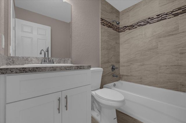 324 AVENUE Y NE B, Winter Haven, FL 33881