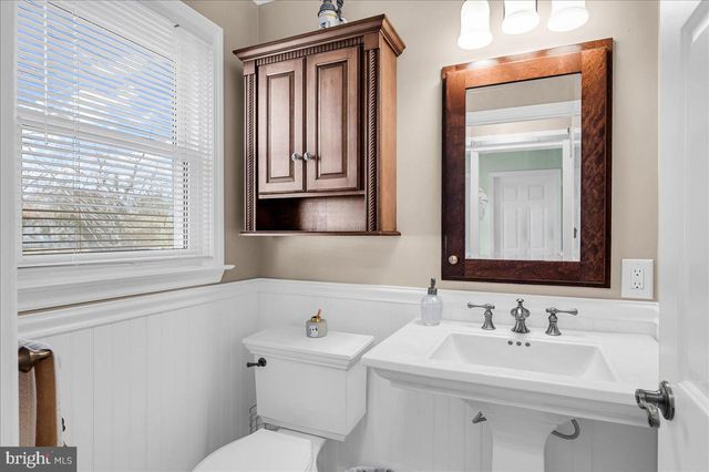 11 ARONIMINK DR, Newark, DE 19711