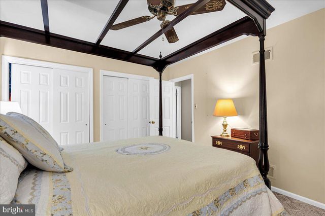 11 ARONIMINK DR, Newark, DE 19711