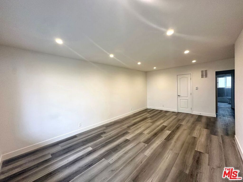 1000 N Orange Grove Avenue 9, West Hollywood, CA 90046