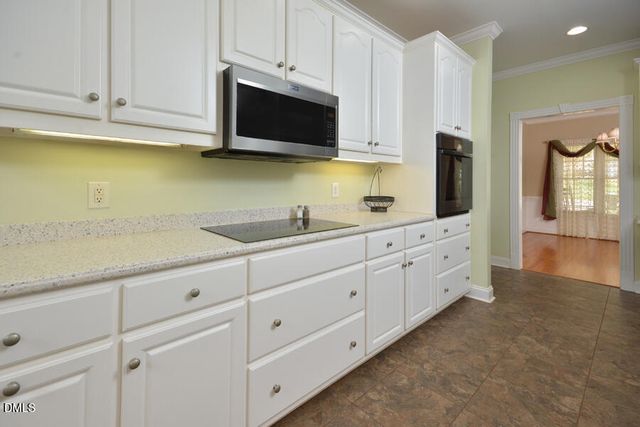 240 Coachlight Trail, Burlington, NC 27215