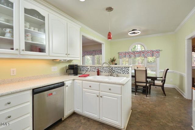 240 Coachlight Trail, Burlington, NC 27215